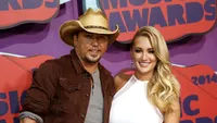 Soţia însărcinată a lui JASON ALDEAN, cântăreţul care se afla pe scenă când a început atacul din Las Vegas, rupe tăcerea: Bebeluşul...