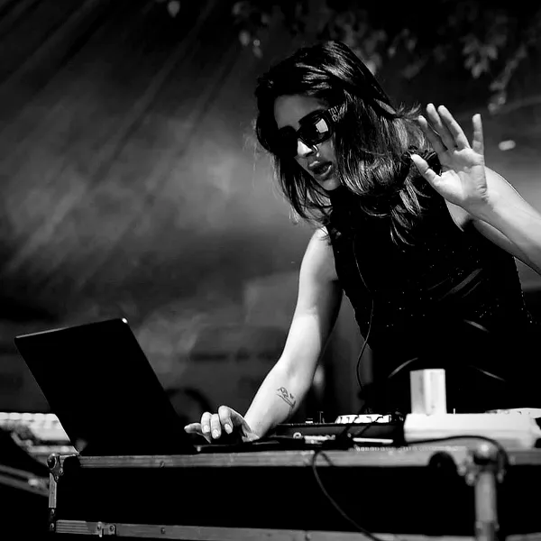 O ții minte pe DJ Harra? Sursa foto: Instagram