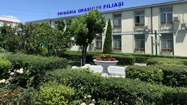 Locuitorii din Filiaşi, județul Dolj, sfătuiţi prin staţii radio să stea acasă