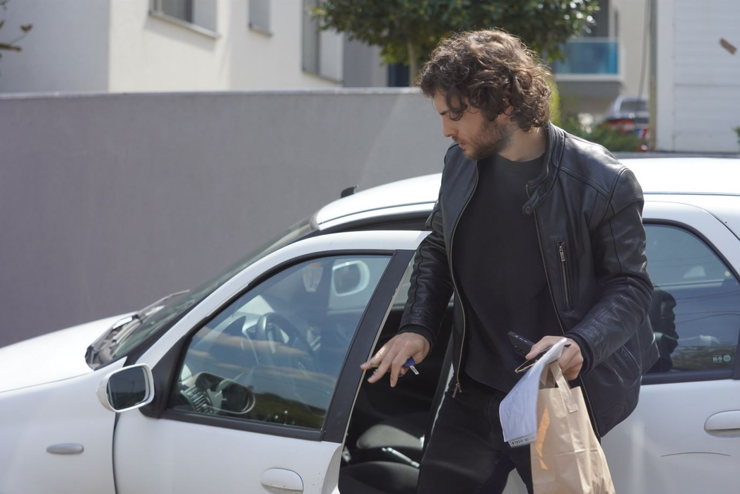 Toto conduce un Fiat Albea, spre deosebire de tatăl său, care se plimbă cu un Porsche