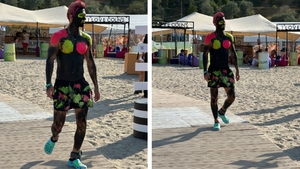 Apariție neașteptată la Neversea în cea de-a doua seară a festivalului! Când a apărut pe plajă a întors toate privirile