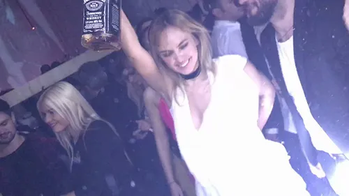 “Mama Natură” a împlinit 32 de ani! Roxana Ionescu a facut show la Loft de ziua ei