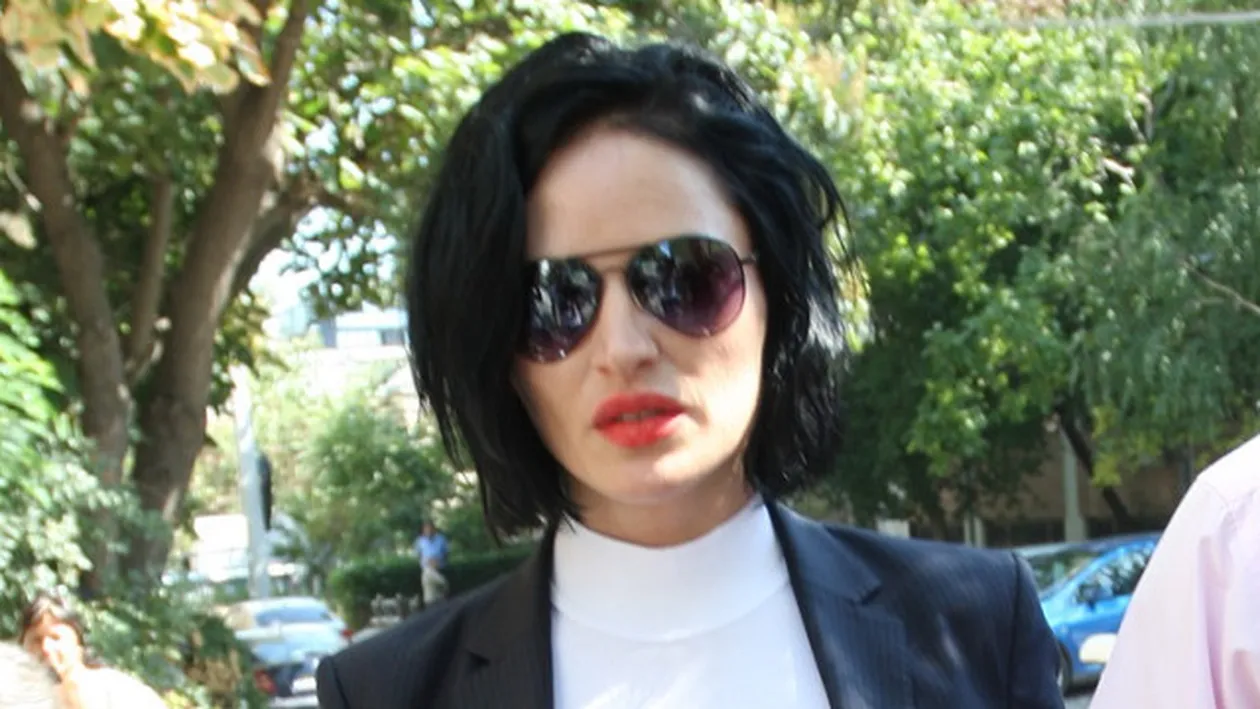 Luminita Perijoc incearca sa scape de puscarie, dar a inceput cu stangul. Afla ce a facut “sexy-violatoarea”