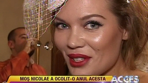 VIDEO Gina Pistol l-a suparat pe Mos Nicolae? Vedeta nu a primit nimic in ghetute, desi a fost cuminte!