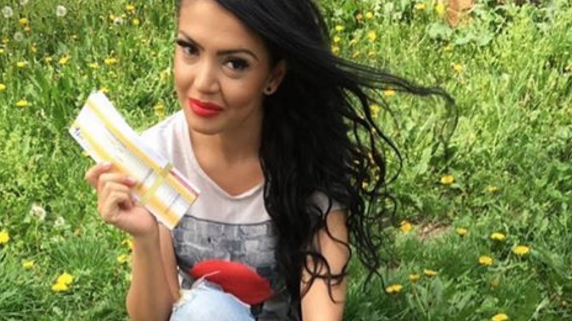 ANDREEA MANTEA, schimbare de look! Fanii au reacţionat dur la adresa ei: ''Se pare că eşti complexată...''