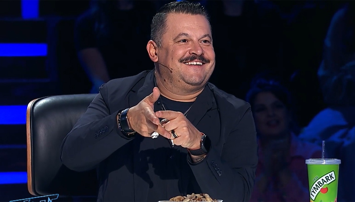 Gafa lui Bobonete de la Românii au Talent. Gestul deplasat făcut de jurat, în timpul episodului 2 al show-ului de la Pro TV. Foto: captură Pro TV