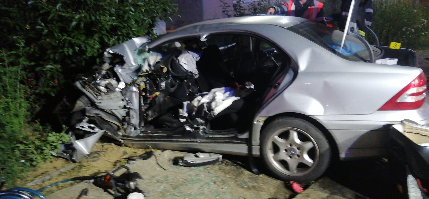 Tragedie în Bistrița-Năsăud! Un bărbat a murit, iar soția și cei trei copii au ajuns la spital în urma unui accident grav