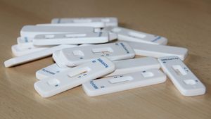 Teste gratuite pentru farmacii, dar contra-cost pentru populație! Iată cât plătesc românii care vor să se testeze