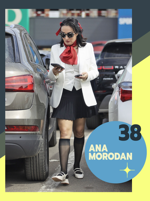 TOP 40 vedete în ipostaze rare! Mai provocator de atât nu se poate. Delia, Anna Lesko şi Ramona Olaru au pus pe jar imaginaţia bărbaţilor în rochiţe mini, mulate, chiar şi nemachiate 