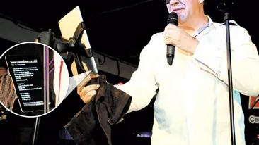 Fanii ii cunosc piesele mai bine decat el. Cotabita are nevoie de prompter pentru a sustine un concert