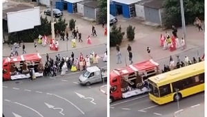 Imagini șocante în Constanța. Zeci de oameni au participat la o înmormântare cu lăutari, ignorând avertismentele autorităților