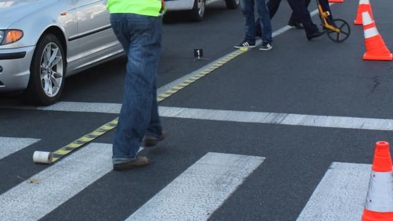 Copil de 11 ani, în stare gravă după ce a fost lovit de mașină pe o trecere de pietoni din Slatina