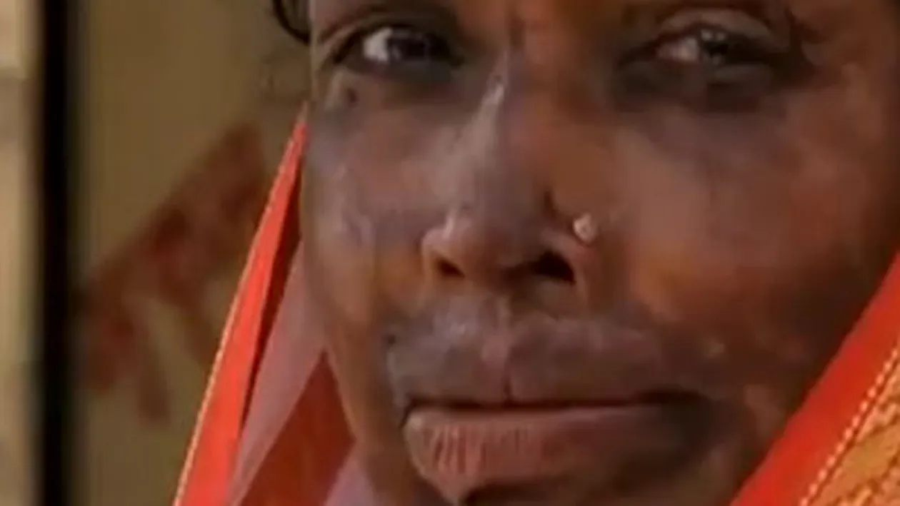 Obligată să se recăsătorească cu cel care a mutilat-o pe viaţă! Povestea uimitoare a acestei femei a făcut înconjurul lumii