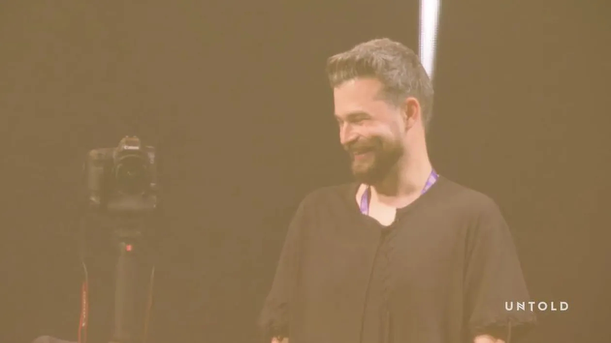 Cum e să-ți cânte La Mulți Ani un stadion plin cu 70.000 de oameni? Știe asta fondatorul festivalului UNTOLD, Bogdan Buta