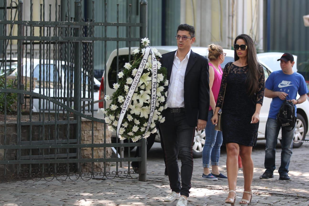 Cu cine şi-a făcut apariţia Luis Lazarus la înmormântarea lui Costin Mărculescu. Mesajul emoţionant: „Prea devreme, Costine”