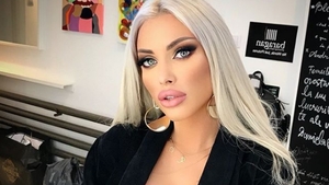 Gestul obscen făcut de Loredana Chivu, în social media. Fosta asistentă TV a fost aspru criticată de fanii săi