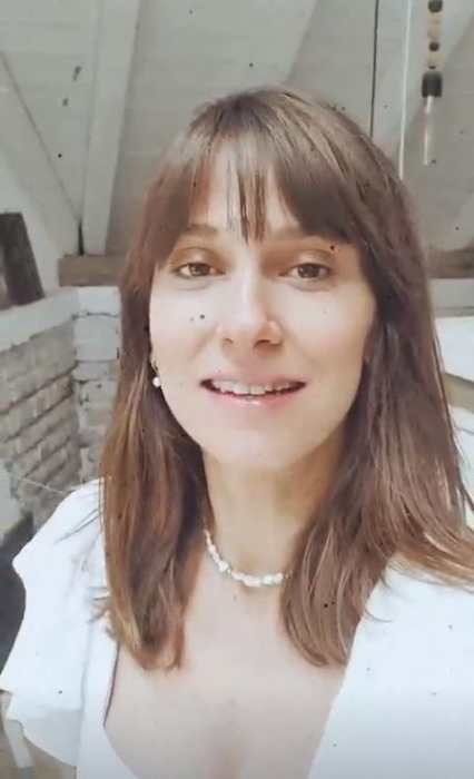 Dana Rogoz nu îi mai ascunde fața fetiței sale! E superbă Lia Elena, iar detaliile din poza de colecție au atras toate privirile