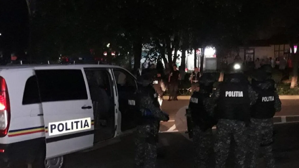 Dragobete special la Botoșani. Clanurile rivale și-au dat întâlnire să se “pupe” cu ciocane și răngi