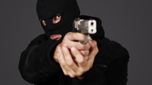 Adrian Cristea a terorizat o vanzatoare! Pentru ca nu a fost servit cu o cafea, a tras cu pistolul!