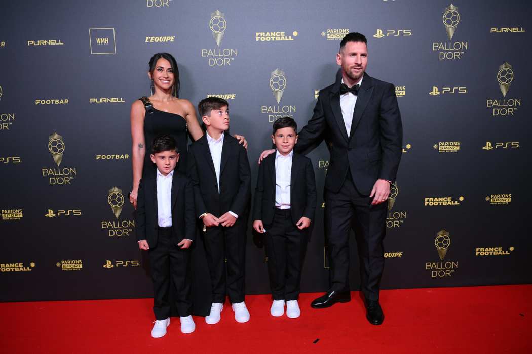Balonul de aur 2023. Lionel Messi a câștigat a 8-a oară. Starurile fotbalului, paradă cu iubitele la Paris. Galerie Foto