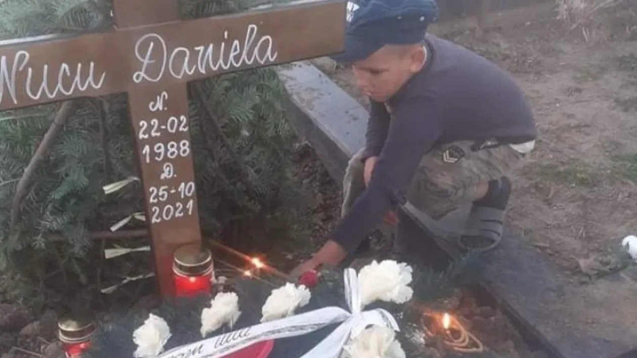 Povestea tristă a lui Valentin, băieţelul rămas orfan la doar 10 ani: A murit mama mea