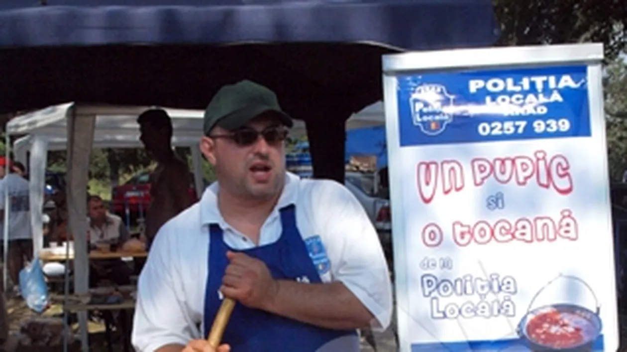 Superoferta la Festivalul ceaunelor de la Arad! Politistii au dat un pupic si o tocana