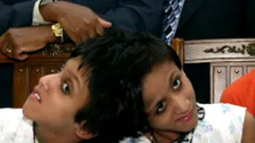 Se roaga de guvern sa-l lase sa-si omoare fiicele! Vezi povestea trista a unui indian!