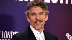 Ethan Hawke spune lucrurilor pe nume! De ce Tom Cruise l-a făcut să se simtă „furios” și „inferior” ca actor