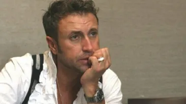 Cum a reusit Valentina Pelinel sa il combine pe Bote. L-a luat de brat si l-a dus la...