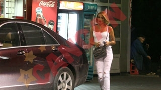 Crina Abrudan cumpara noaptea tigari pentru iubitul ei