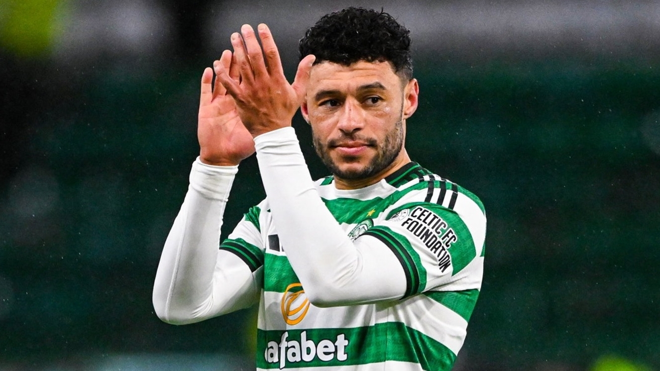 Povestea artistei Little Mix, iubita lui Oxlade-Chamberlain: succes, tragedii personale și o nuntă pusă pe pauză