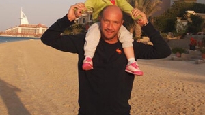 Fetita Ralucai si Walter Zenga nu a vazut niciodata zapada!  Micuta isi petrece iernile in Dubai!