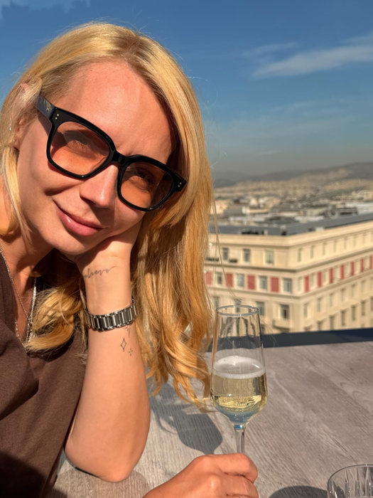 Imagine rară cu Daciana Sârbu și iubitul tinerel. Cum s-au afișat în vacanța din Grecia
