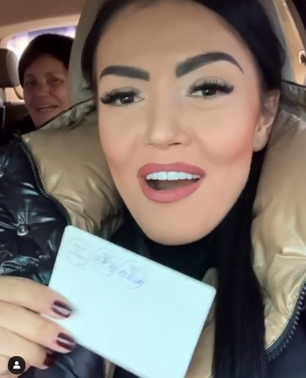 Cum s-a filmat Andreea Mantea în ziua alegerilor prezidențiale, după ce în primul tur a mers cu iubitul misterios