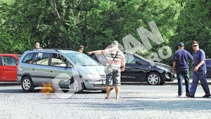 Parcagii din Bucuresti, maestri ai supravietuirii pe timp de criza. Bani la minut sub ochii politiei