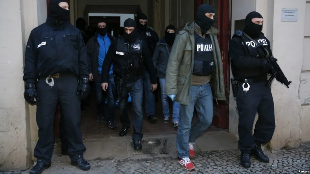 Aceşti bărbaţi care au plecat cu trenul din Bucureşti au fost arestaţi în Bulgaria pentru terorism