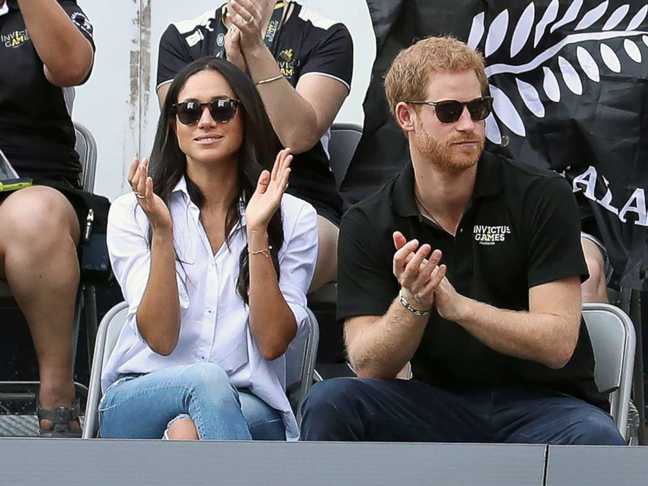 Prima apariţie publică a Prinţului Harry alături de iubita sa, Meghan! S-au ţinut de mână în văzul tuturor