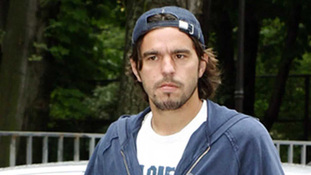 Contra: Ca om, m-am simtit umilit in Romania. Sunt mai respectat la Milano