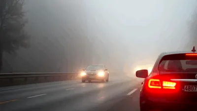 Infotrafic: Ceața îngreunează circulația pe mai multe drumuri din sudul țării