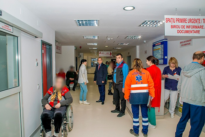 Loredana Groza, două donaţii pentru cadrele medicale din Oneşti care luptă în războiul cu noul coronavirus