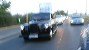 N-au facut diferenta intre limuzina si caruta. Astepta sa vezi cu ce au carat buchetul miresei un grup de nuntasi bucuresteni