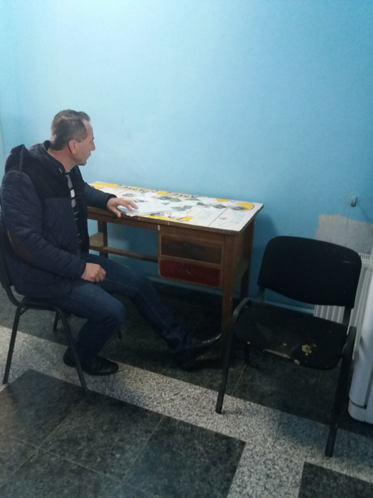 "Biroul" şoferului, pe holul primăriei