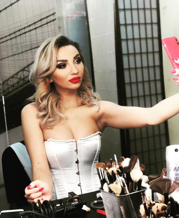 Bad Angi susține că nu era plătită pe măsura eforturilor