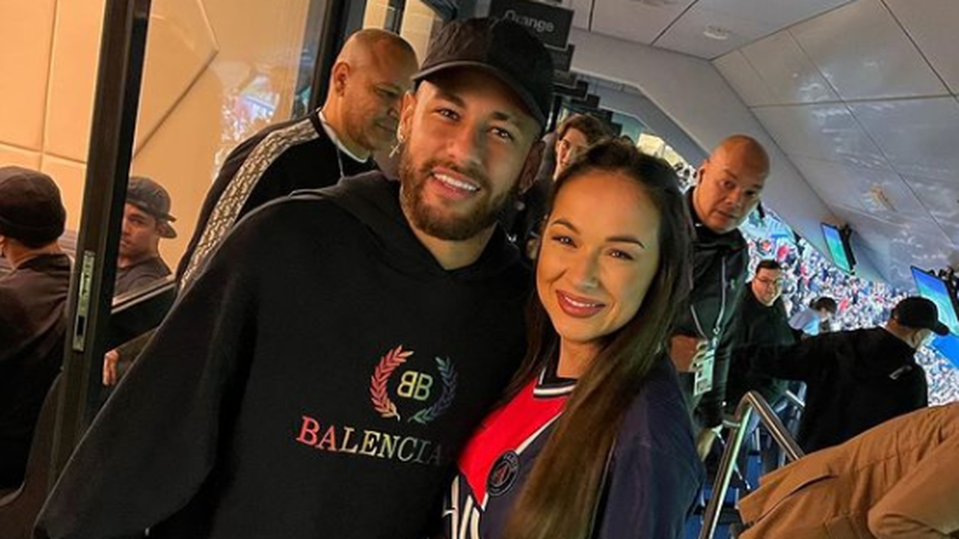 Vlăduța Lupău, dezvăluiri despre întâlnirea cu Neymar la Paris! "Nu mi-a venit să cred că e adevărat"
