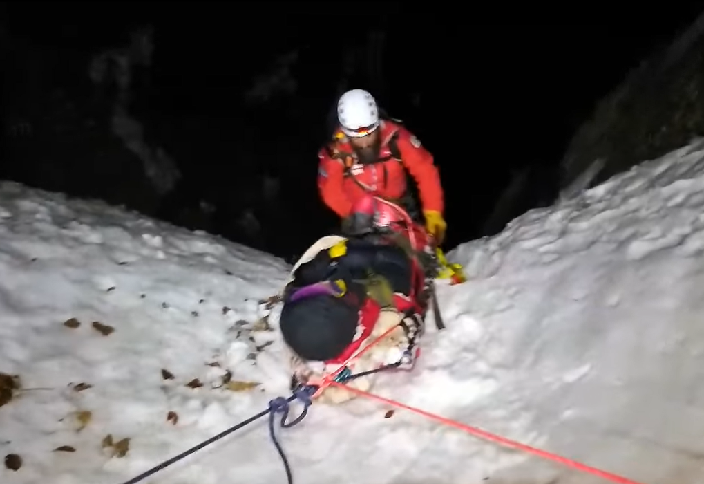 O alpinistă a fost la un pas de moarte, după ce a căzut într-o râpă din Munții Bucegi