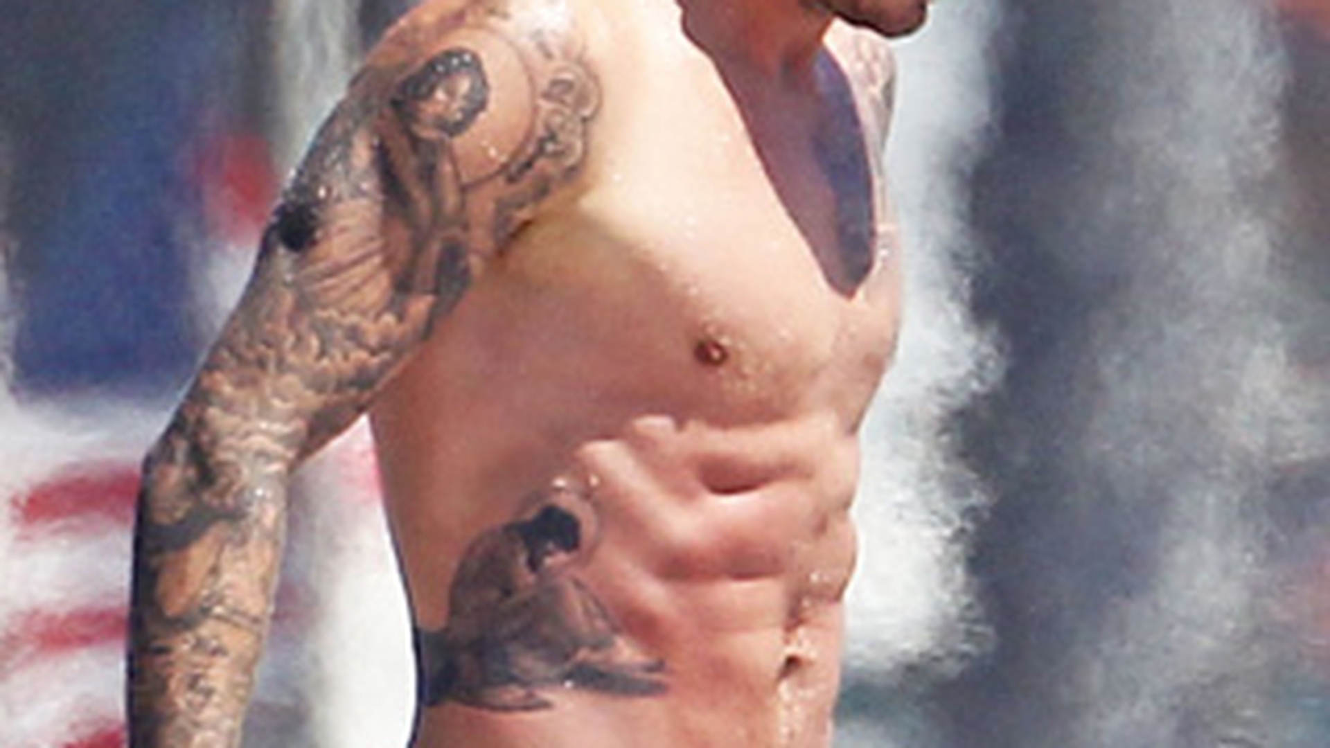 David Beckham e cel mai sexy barbat de pe planeta! Vezi "Topul celor mai fierbinti armasari"!
