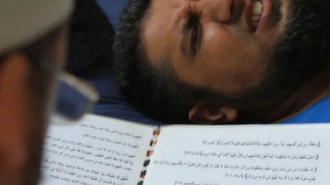 De la credinţă până la fanatism e doar un pas! Islamicii se tratează de bolile psihice prin exorcizare! Rezultatul este halucinant