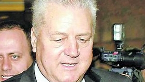 FOTO de cosmar! Tata Jean de la Gloria a fost jefuit in Bucuresti. Are un ochi tumefiat cu care nu mai vede. "Mi-a smuls borseta. Nu aveam bani in ea. L-as cinsti daca mi-ar da-o inapoi"