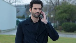 Kaan Urgancioglu (Emir din Dragoste infinită) are un frate care seamănă izbitor de mult cu actorul! Imaginile cu cei doi sunt incredibile!