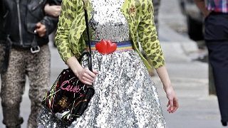 Ea este noua Carrie Bradshaw